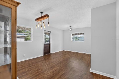 House in Brandon, Florida 3 bedrooms, 121.24 sq.m. № 2324092 - photo 16