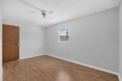 House in Brandon, Florida 3 bedrooms, 121.24 sq.m. № 2324092 - photo 26