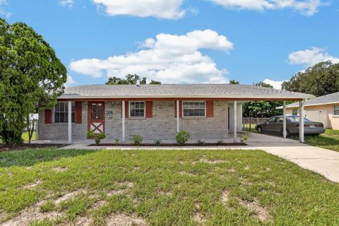 House in Brandon, Florida 3 bedrooms, 121.24 sq.m. № 2324092