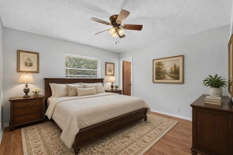 House in Brandon, Florida 3 bedrooms, 121.24 sq.m. № 2324092 - photo 24
