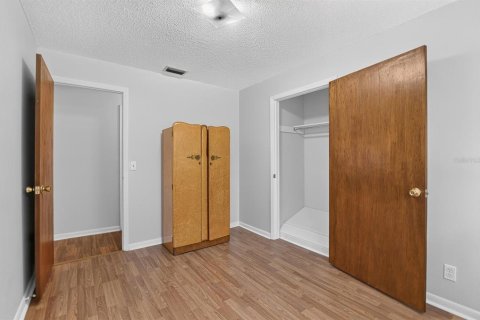 House in Brandon, Florida 3 bedrooms, 121.24 sq.m. № 2324092 - photo 28