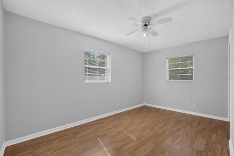 House in Brandon, Florida 3 bedrooms, 121.24 sq.m. № 2324092 - photo 23