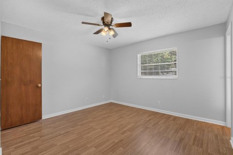 House in Brandon, Florida 3 bedrooms, 121.24 sq.m. № 2324092 - photo 21