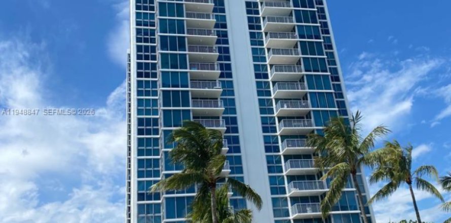 Кондоминиум с 1 спальней в Майами-Бич, Флорида № 2004681