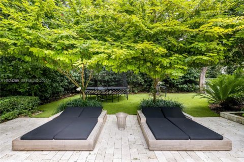 Villa ou maison à vendre à Coral Gables, Floride: 5 chambres, 417.5 m2 № 1982736 - photo 16