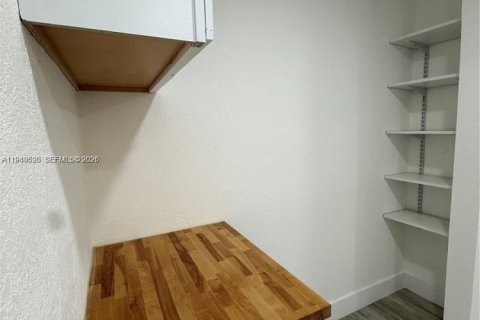 Villa ou maison à louer à West Park, Floride: 1 chambre, 27.87 m2 № 2051588 - photo 5