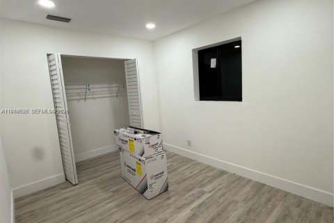 Villa ou maison à louer à West Park, Floride: 1 chambre, 27.87 m2 № 2051588 - photo 7