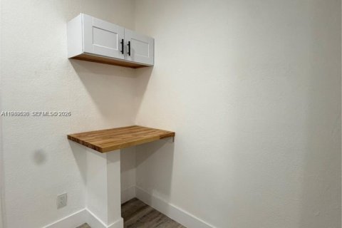 Villa ou maison à louer à West Park, Floride: 1 chambre, 27.87 m2 № 2051588 - photo 4