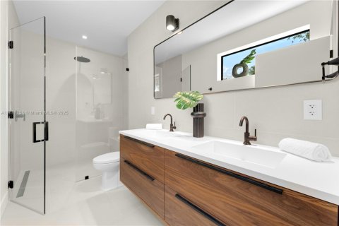 Touwnhouse à vendre à Miami, Floride: 3 chambres, 162.11 m2 № 1645585 - photo 17