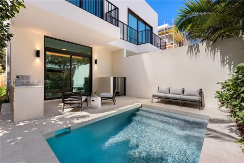 Touwnhouse à vendre à Miami, Floride: 3 chambres, 162.11 m2 № 1645585 - photo 11