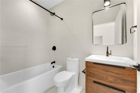 Touwnhouse à vendre à Miami, Floride: 3 chambres, 162.11 m2 № 1645585 - photo 21