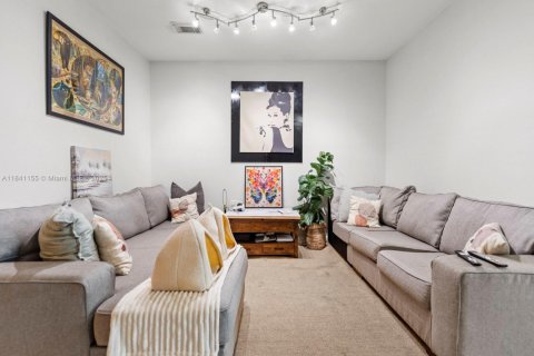 Купить таунхаус в Дорал, Флорида 3 спальни, 135.64м2, № 1830327 - фото 19