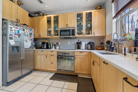 Купить таунхаус в Дорал, Флорида 3 спальни, 135.64м2, № 1830327 - фото 21