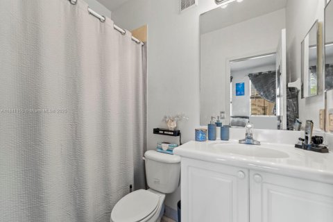 Купить таунхаус в Дорал, Флорида 3 спальни, 135.64м2, № 1830327 - фото 14