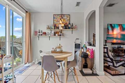 Купить таунхаус в Дорал, Флорида 3 спальни, 135.64м2, № 1830327 - фото 22