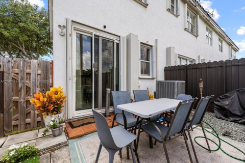 Купить таунхаус в Дорал, Флорида 3 спальни, 135.64м2, № 1830327 - фото 24