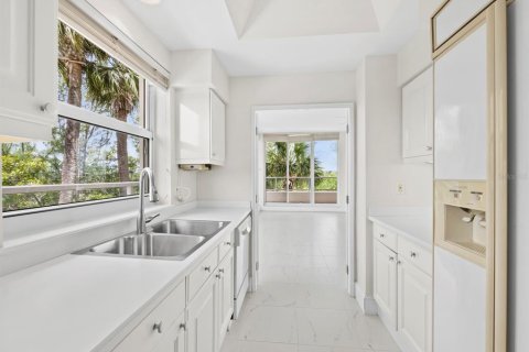 Condo in Longboat Key, Florida, 2 bedrooms  № 2266559 - photo 17