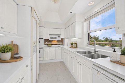 Condo in Longboat Key, Florida, 2 bedrooms  № 2266559 - photo 18