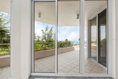 Condo in Longboat Key, Florida, 2 bedrooms  № 2266559 - photo 10