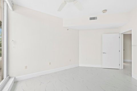 Condo in Longboat Key, Florida, 2 bedrooms  № 2266559 - photo 30