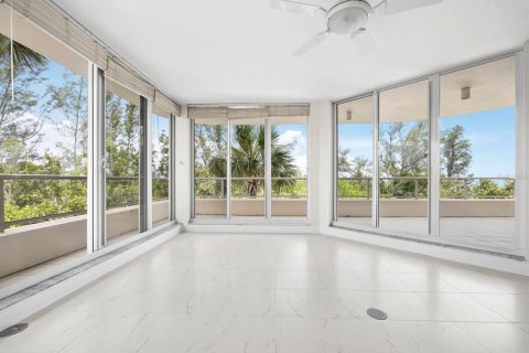 Condo in Longboat Key, Florida, 2 bedrooms  № 2266559 - photo 8