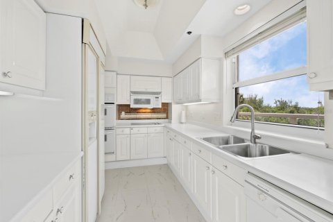 Condo in Longboat Key, Florida, 2 bedrooms  № 2266559 - photo 19