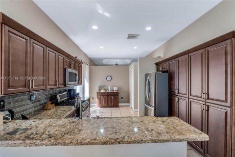 Casa en alquiler en Miramar, Florida, 3 dormitorios, 196.95 m2 № 2026285 - foto 9