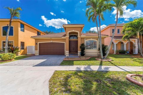 Casa en Miramar, Florida 3 dormitorios, 196.95 m2 № 2026285
