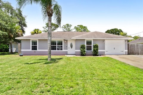 House in PORT ST. JOHN in Cocoa, Florida 4 bedrooms, 156.45 sq.m. № 2306047