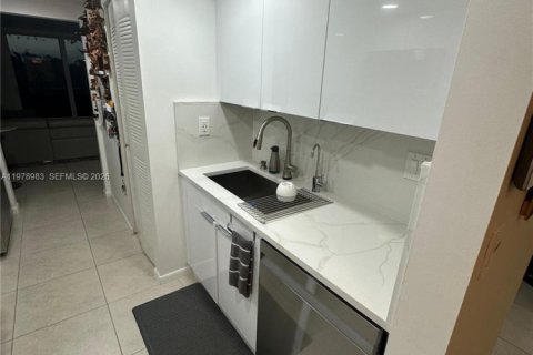 Apartamento en alquiler en Plantation, Florida, 2 dormitorios, 90.12 m2 № 2080328 - foto 9