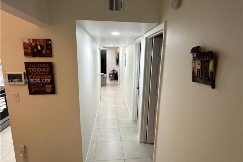 Apartamento en alquiler en Plantation, Florida, 2 dormitorios, 90.12 m2 № 2080328 - foto 19