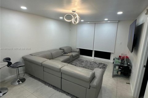Apartamento en alquiler en Plantation, Florida, 2 dormitorios, 90.12 m2 № 2080328 - foto 12