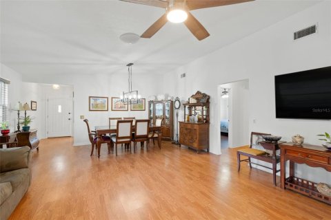 House in Zephyrhills, Florida 2 bedrooms, 133.22 sq.m. № 1746984 - photo 9