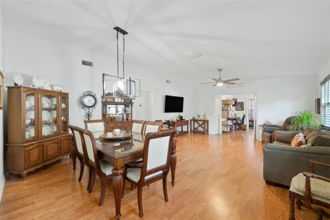 House in Zephyrhills, Florida 2 bedrooms, 133.22 sq.m. № 1746984 - photo 8