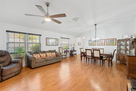 House in Zephyrhills, Florida 2 bedrooms, 133.22 sq.m. № 1746984 - photo 10