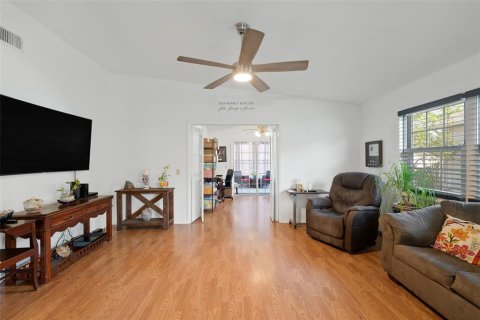 House in Zephyrhills, Florida 2 bedrooms, 133.22 sq.m. № 1746984 - photo 12