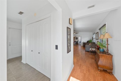 House in Zephyrhills, Florida 2 bedrooms, 133.22 sq.m. № 1746984 - photo 4