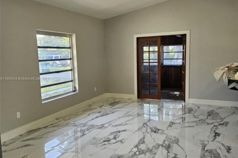 Villa ou maison à vendre à Miami, Floride: 3 chambres, 118.17 m2 № 2014922 - photo 5