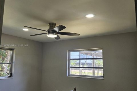 Villa ou maison à vendre à Miami, Floride: 3 chambres, 118.17 m2 № 2014922 - photo 30