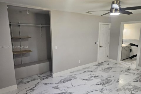 Villa ou maison à vendre à Miami, Floride: 3 chambres, 118.17 m2 № 2014922 - photo 19