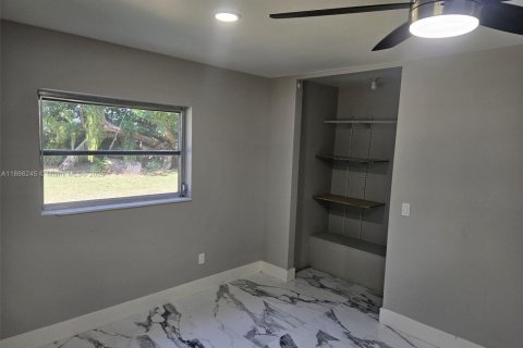 Villa ou maison à vendre à Miami, Floride: 3 chambres, 118.17 m2 № 2014922 - photo 6