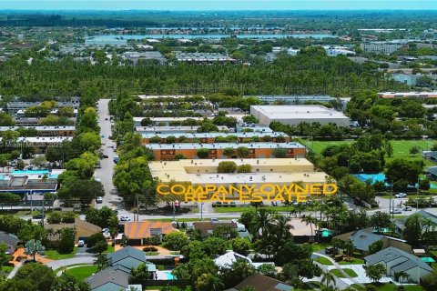 Propiedad comercial en venta en Miami, Florida № 2154438 - foto 20