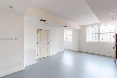 Condominio en venta en Miami, Florida, 1 dormitorio, 71.91 m2 № 1995175 - foto 7