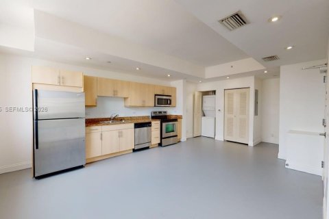 Condominio en venta en Miami, Florida, 1 dormitorio, 71.91 m2 № 1995175 - foto 3