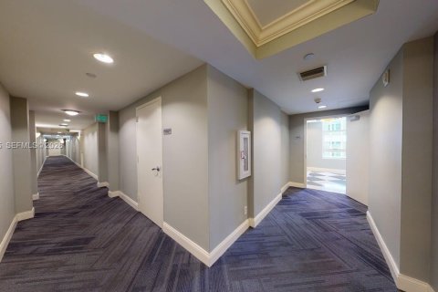 Condominio en venta en Miami, Florida, 1 dormitorio, 71.91 m2 № 1995175 - foto 18