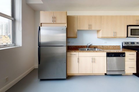 Condominio en Miami, Florida, 1 dormitorio  № 1995175