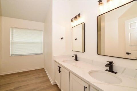 House in Davenport, Florida 4 bedrooms, 154.31 sq.m. № 2379323 - photo 7