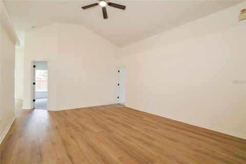 House in Davenport, Florida 4 bedrooms, 154.31 sq.m. № 2379323 - photo 5