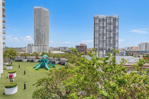 Copropriété à vendre à Miami, Floride: 1 chambre, 75.62 m2 № 2063208 - photo 10
