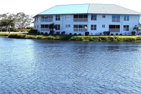 Copropriété à vendre à Bradenton, Floride: 2 chambres, 101.82 m2 № 2142840 - photo 3